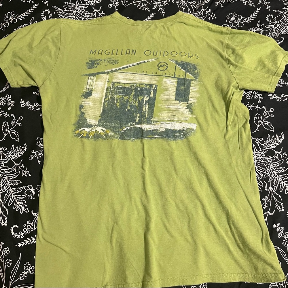 Magellan Outdoors Green T-Shirt